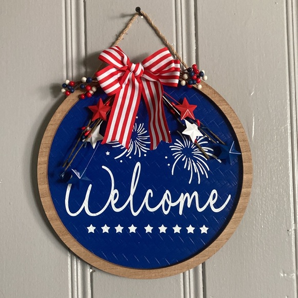 NWT- Round Wooden- Blue Wicker- WELCOME Patriotic Decoration Sign 🇺🇸🎇⭐️ - Picture 12 of 17
